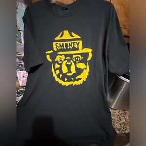 Men’s Filson tshirt. Size large